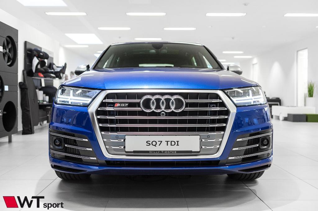 163732AUDISQ70528.jpg