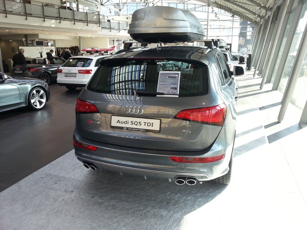 165651AUDISQ5259.jpg