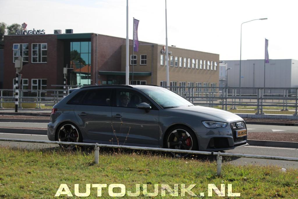 167085RS38V2083.jpg
