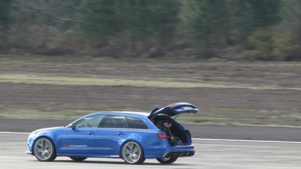 167097AUDIBA118130.jpg