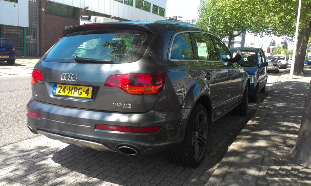 167368917Q7V12.jpg
