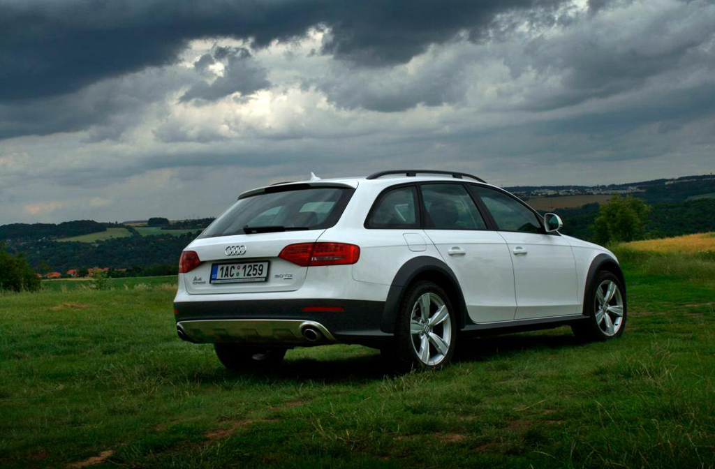 168102208AUDIA4ALLROAD.jpg