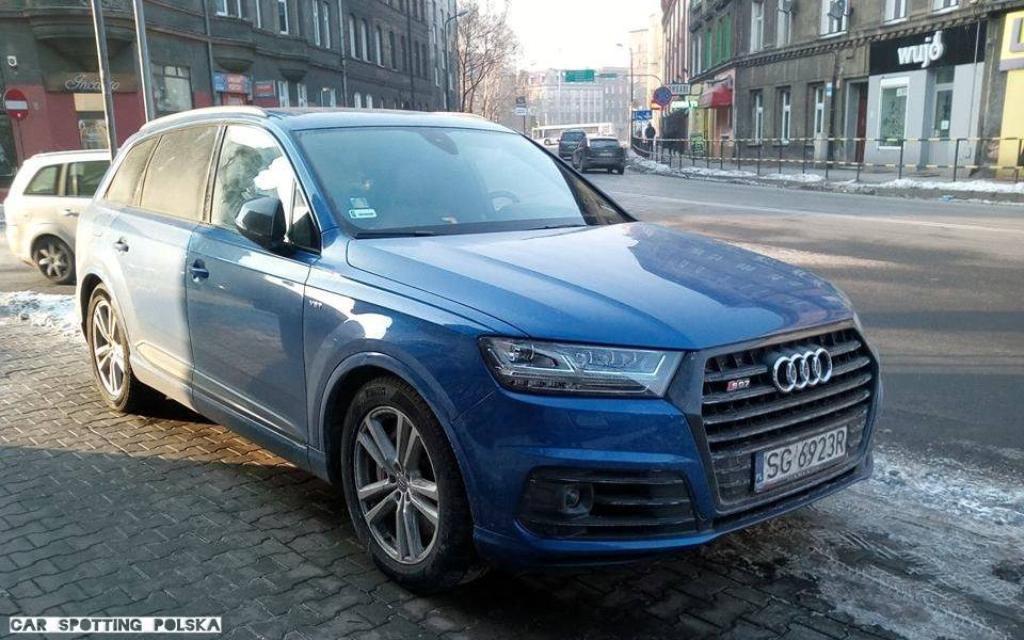 168404AUDISQ70545.jpg