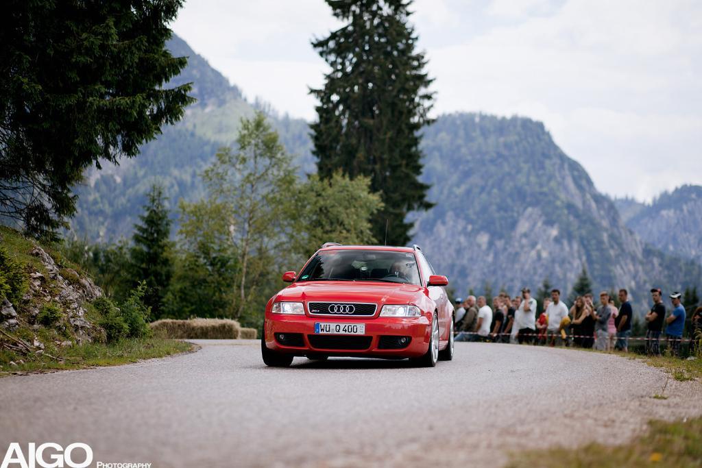168817AUDIRS4B50040.jpg