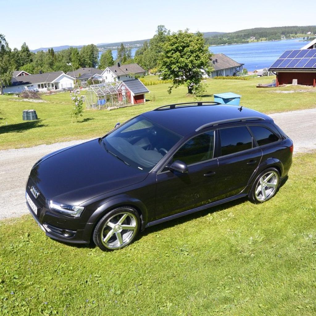 1724931337AUDIA4ALLROAD.jpg