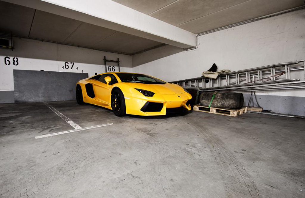 172861482LAMBORGHINIAVENTADORESQUIROU.jpg