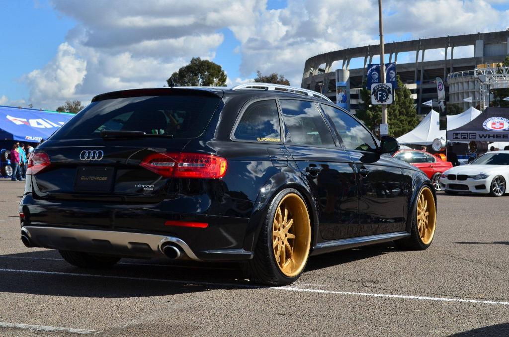 173304819AUDIA4ALLROAD.jpg