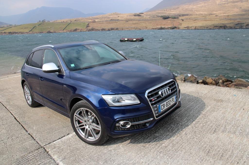 173680AUDISQ5323.jpg