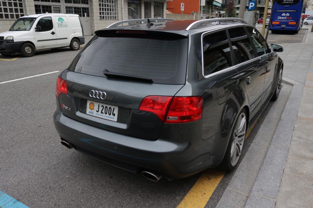 174909AUDIRS42869.jpg