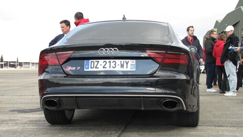 176734AUDIBA118105.jpg