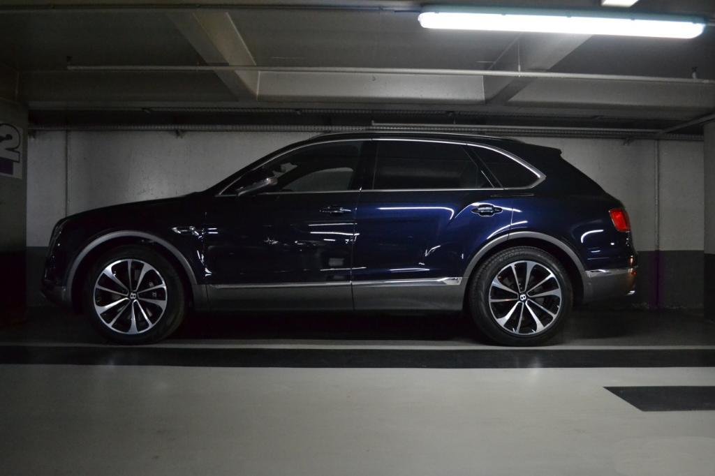 178003BENTAYGA0489.jpg