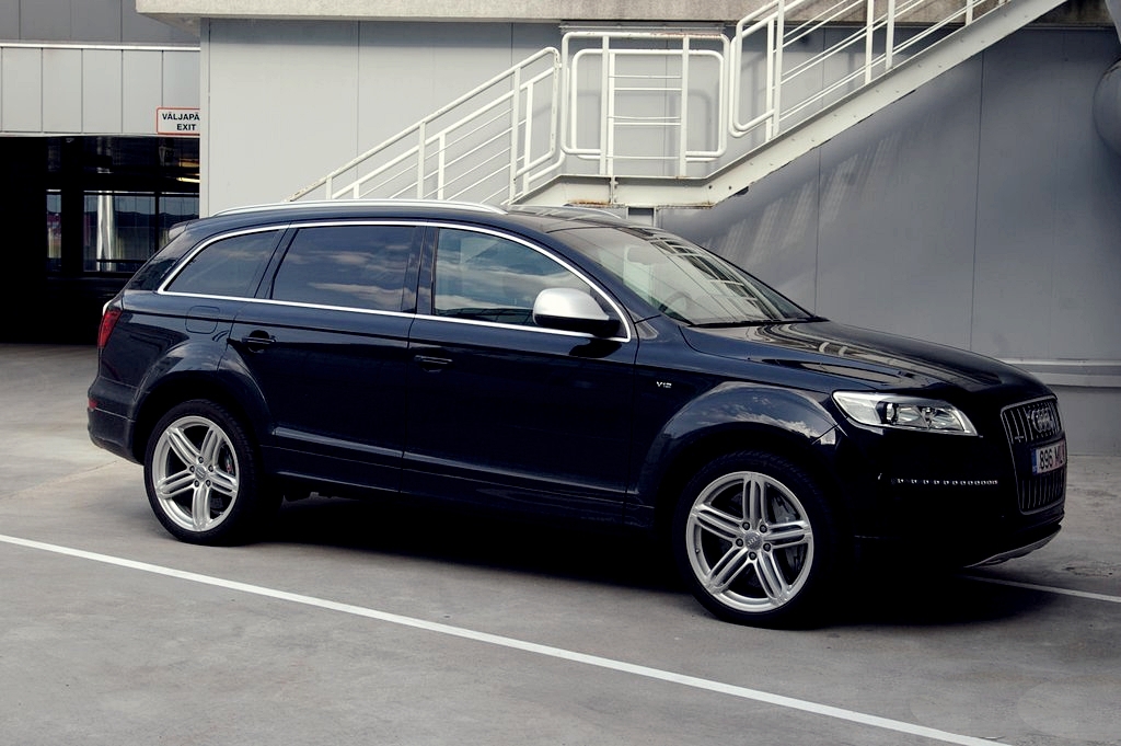 178386995Q7V12.jpg