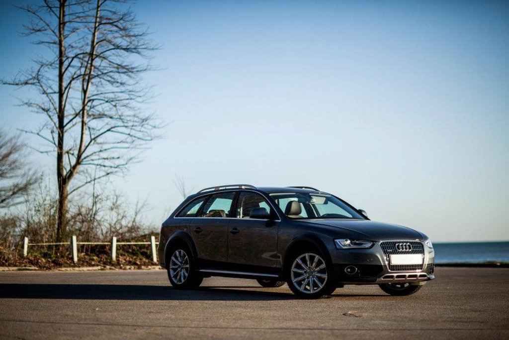179473396AUDIA4ALLROAD.jpg