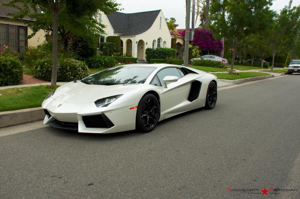 179751759LAMBORGHINIAVENTADOR.jpg