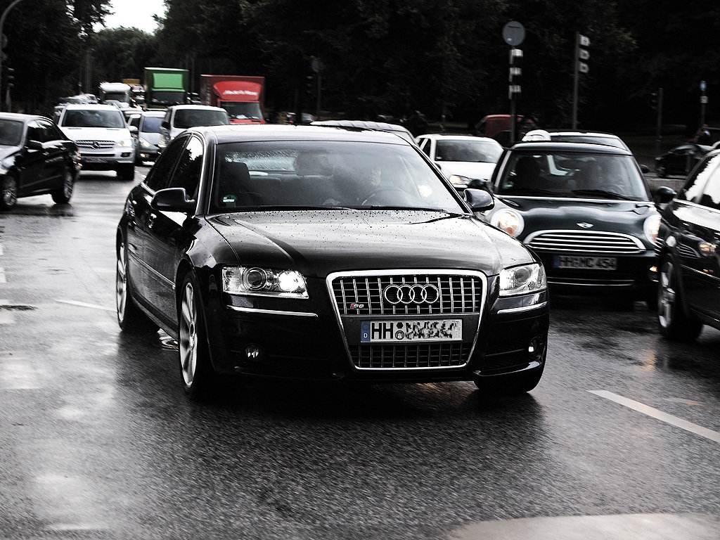 181703258S8ESQUIROU.jpg