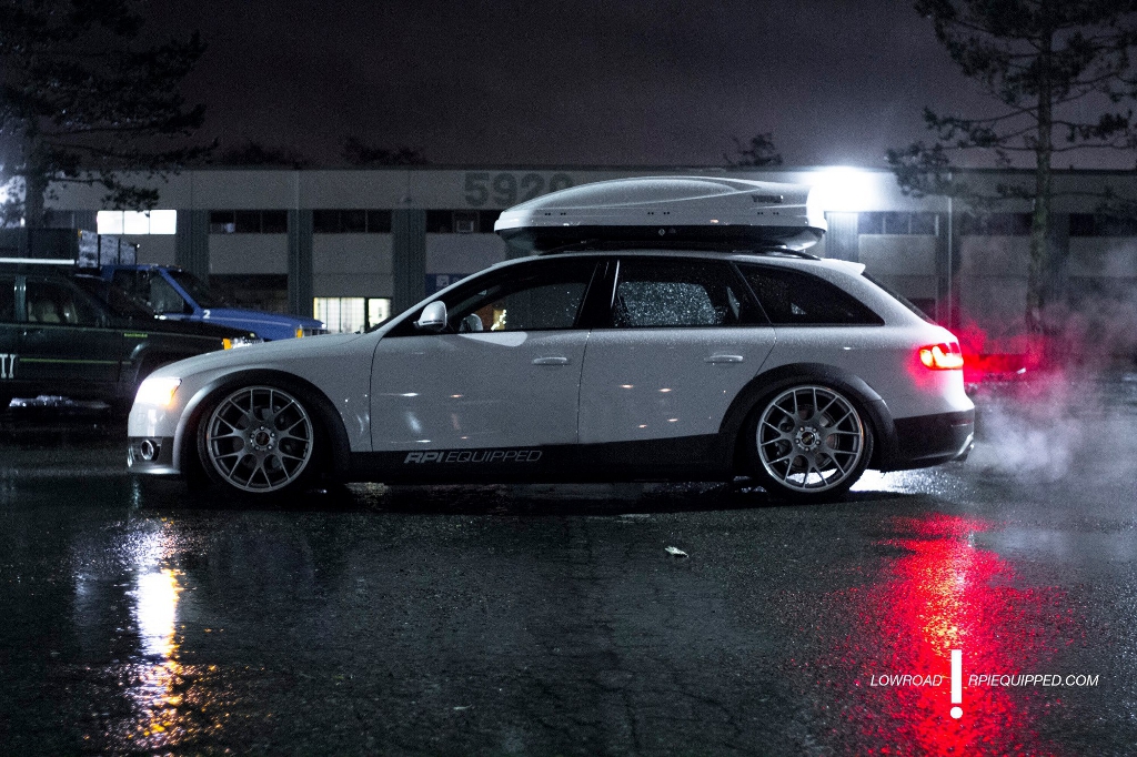 182441536AUDIA4ALLROAD.jpg