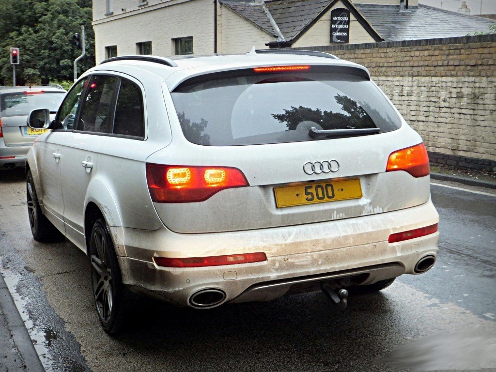 182848563Q7V12.jpg