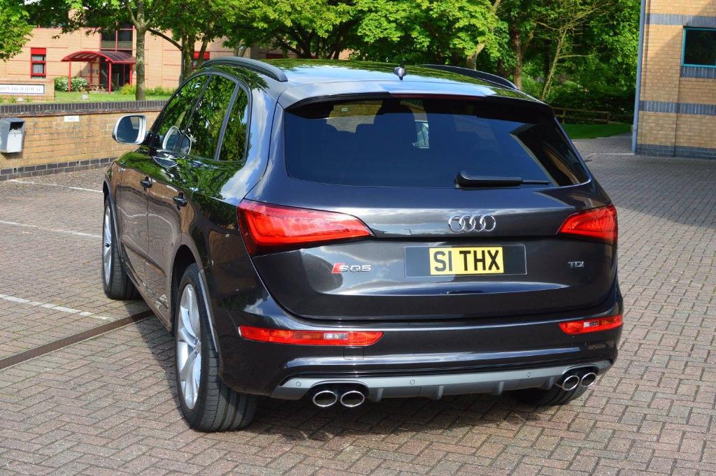 183770AUDISQ51988.jpg