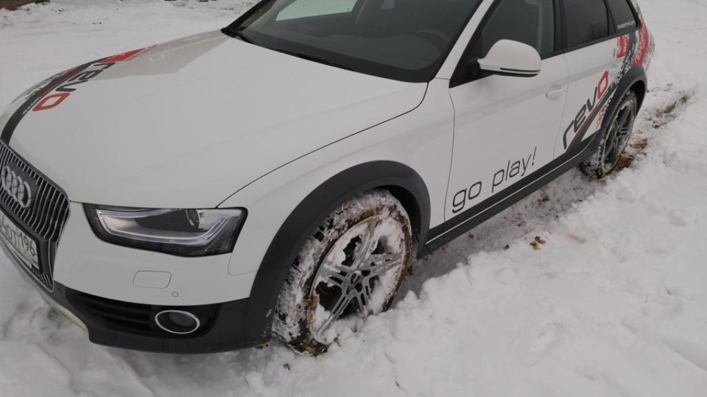 1844461518AUDIA4ALLROAD.jpg