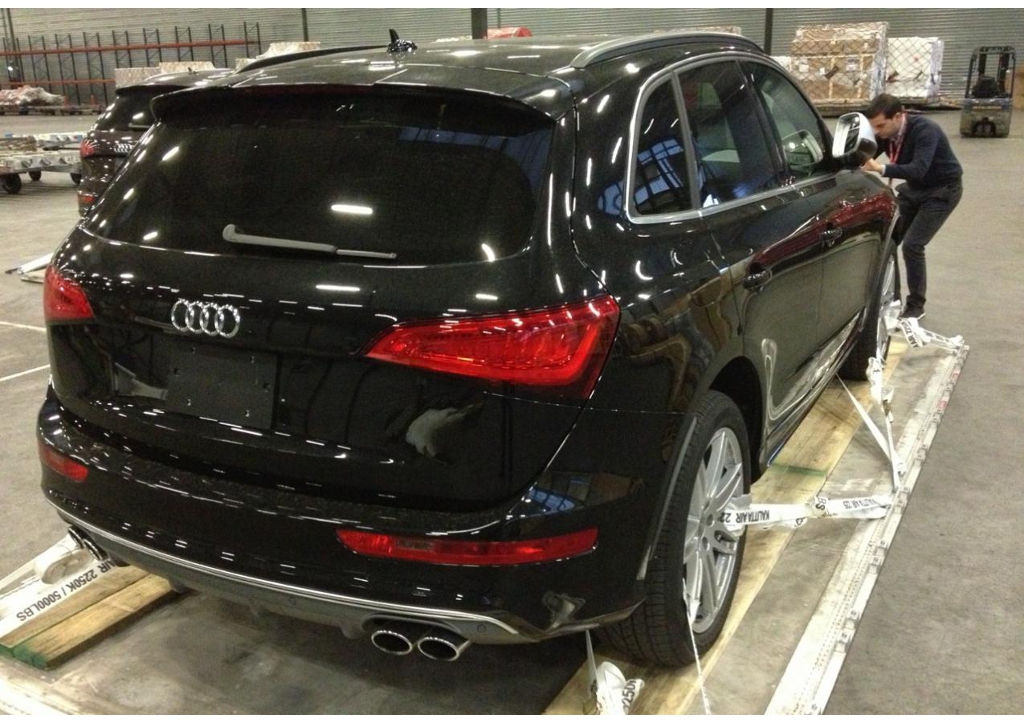 184949AUDISQ5034.jpg