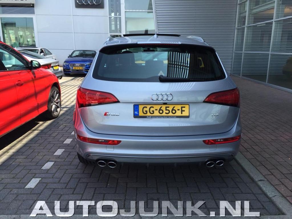 185448AUDISQ51612.jpg
