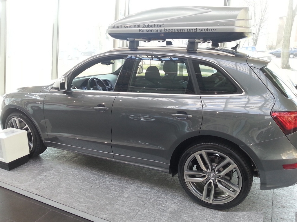 185626AUDISQ5258.jpg