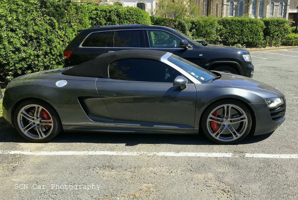 1858663651AUDIR8V10.jpg