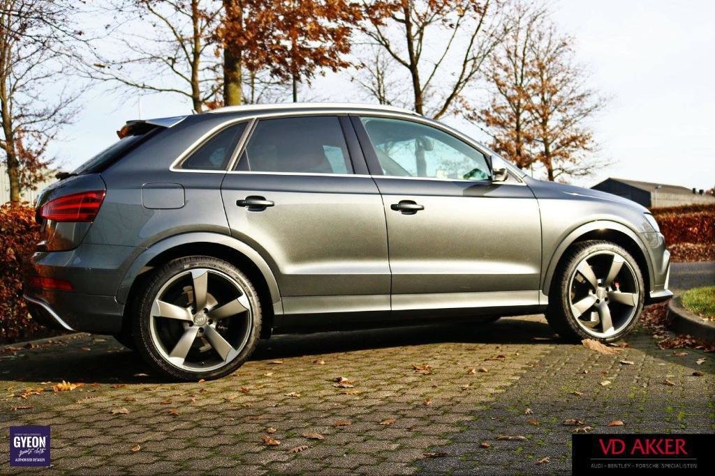 186375RSQ32000.jpg