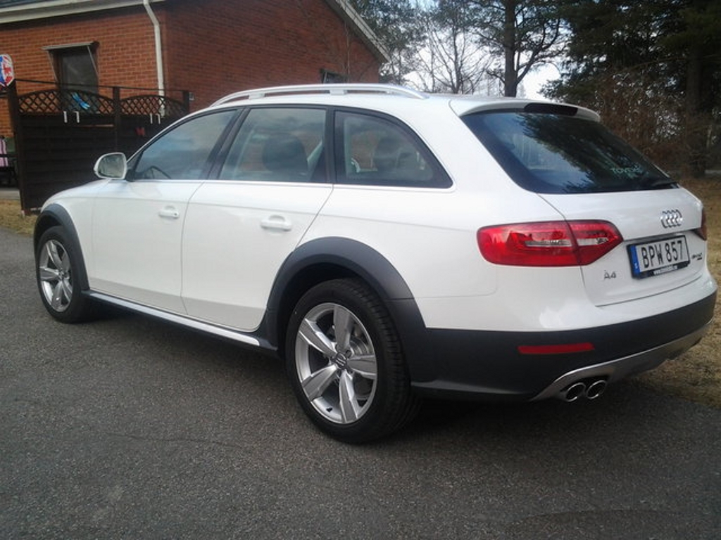 186818832AUDIA4ALLROAD.jpg