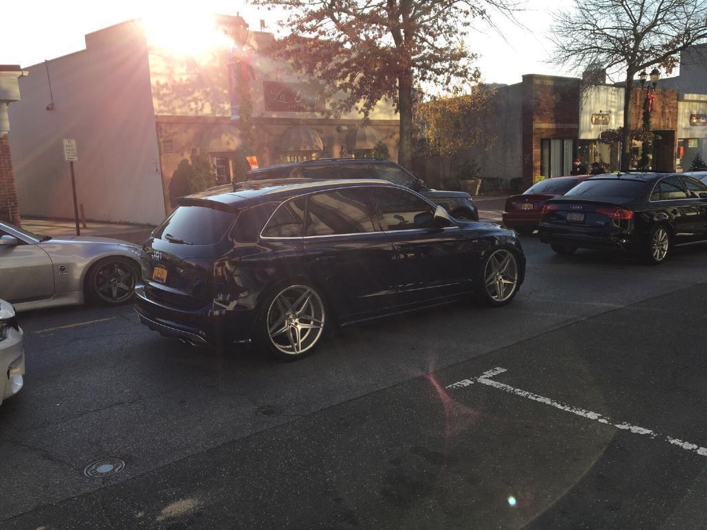 191043AUDISQ51817.jpg