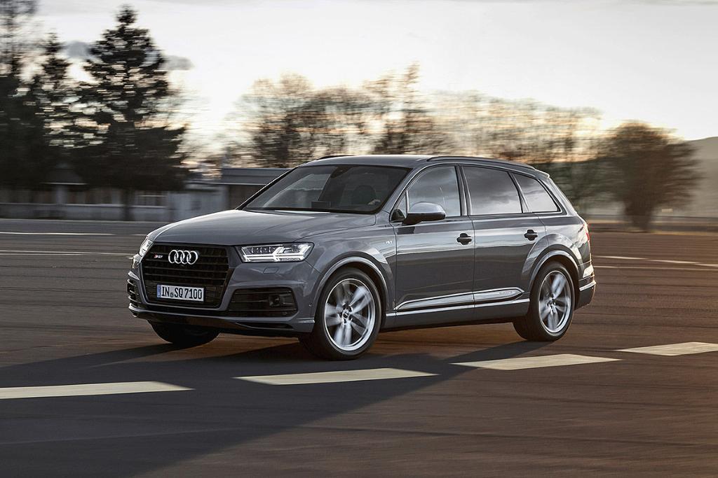 191403AUDISQ70062.jpg