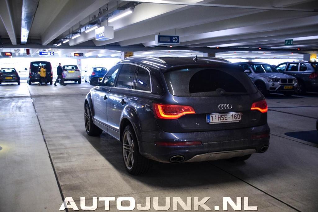 1922622138AUDIQ7V12.jpg