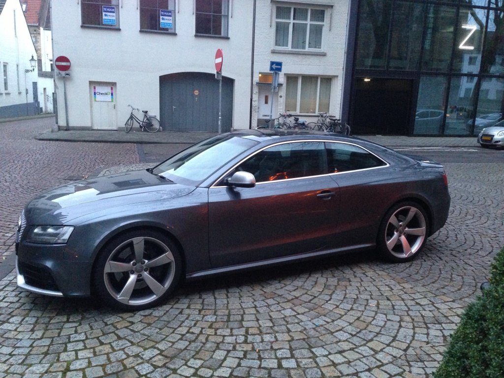 192684AUDIRS5713.jpg