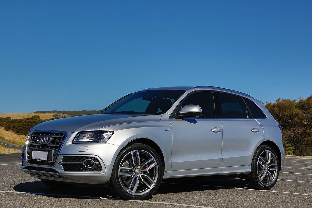 192747AUDISQ5896.jpg