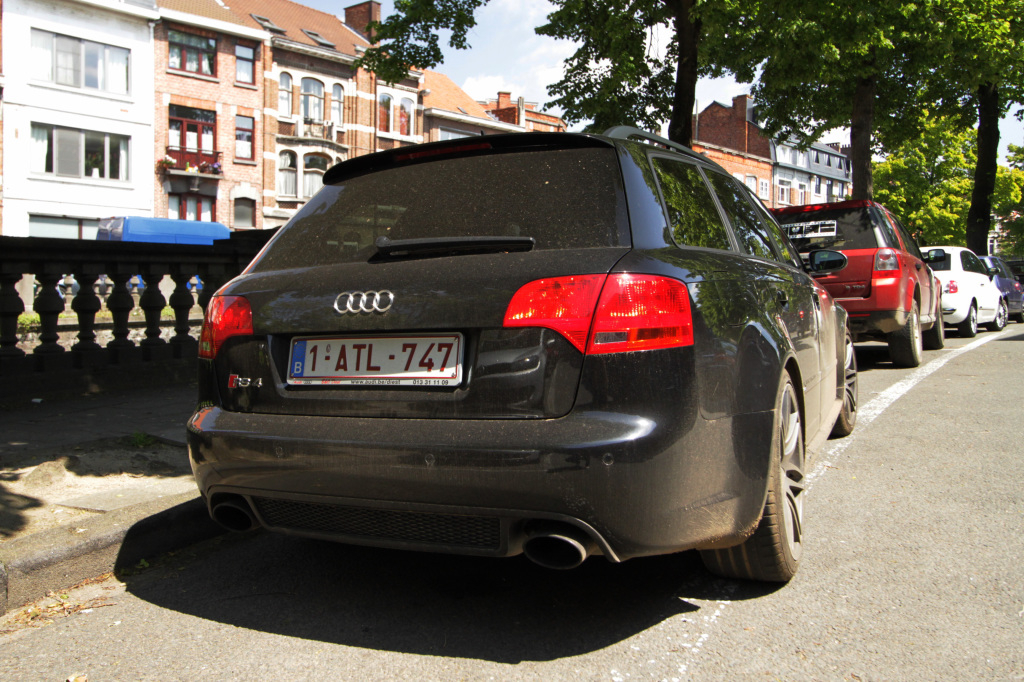 193878AUDIRS4864.jpg
