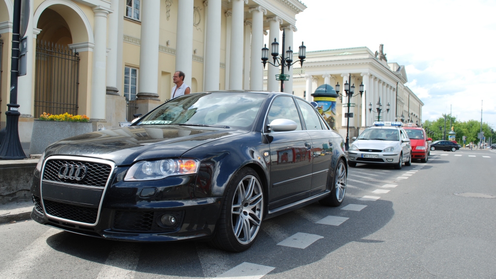 195693AUDIRS4855.jpg
