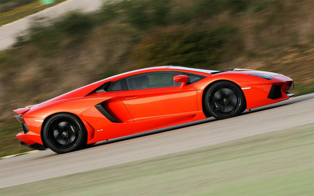 195757271LAMBORGHINIAVENTADORESQUIROU.jpg