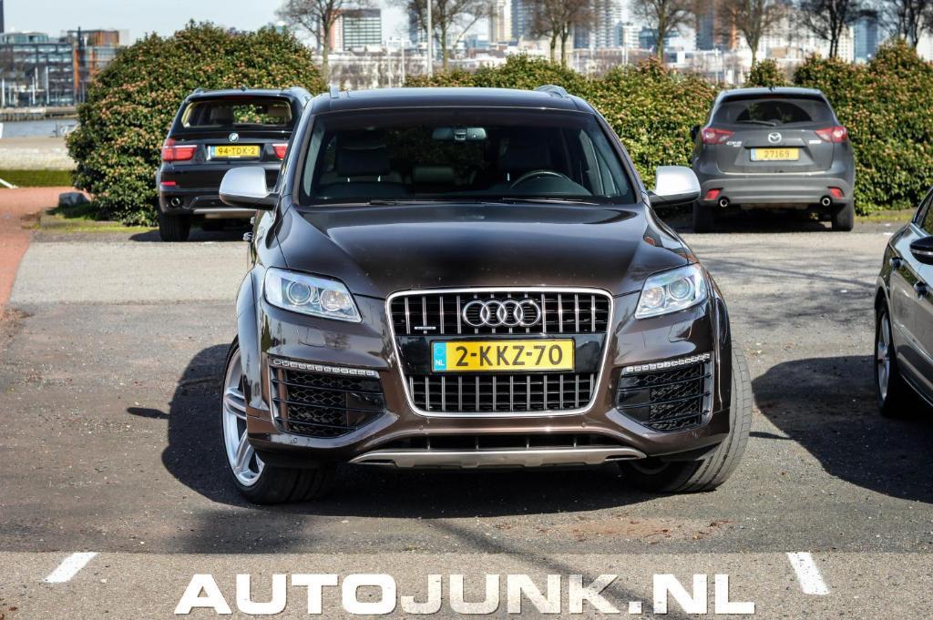 1978502150AUDIQ7V12.jpg