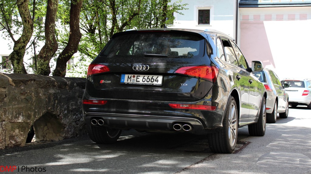 199993AUDISQ5475.jpg