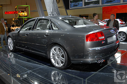 2007_Audi_S8__rear.jpg