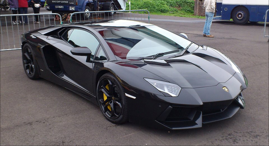 200999475LAMBORGHINIAVENTADORESQUIROU.jpg