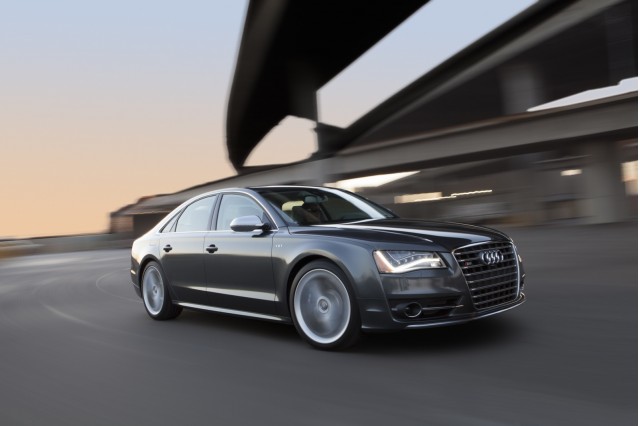 2013-audi-s8_100404926_m.jpg