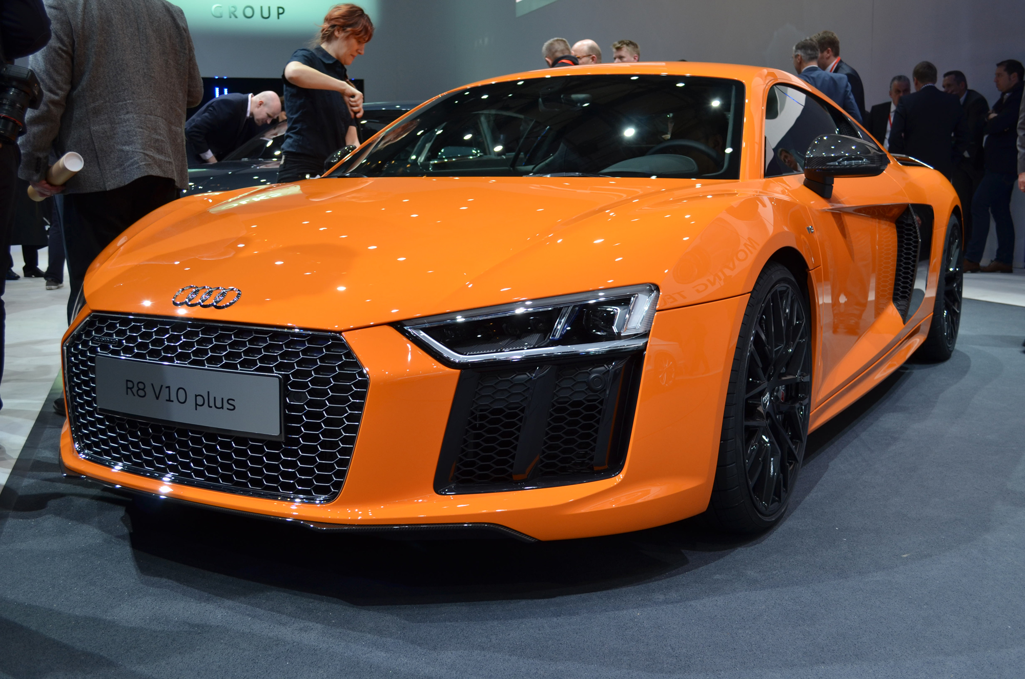 2017-Audi-R8-V10-Plus-15.jpg