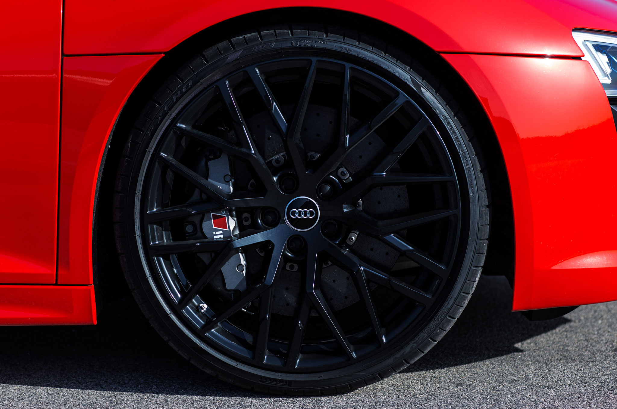 2017-Audi-R8-V10-Plus-wheel-02.jpg