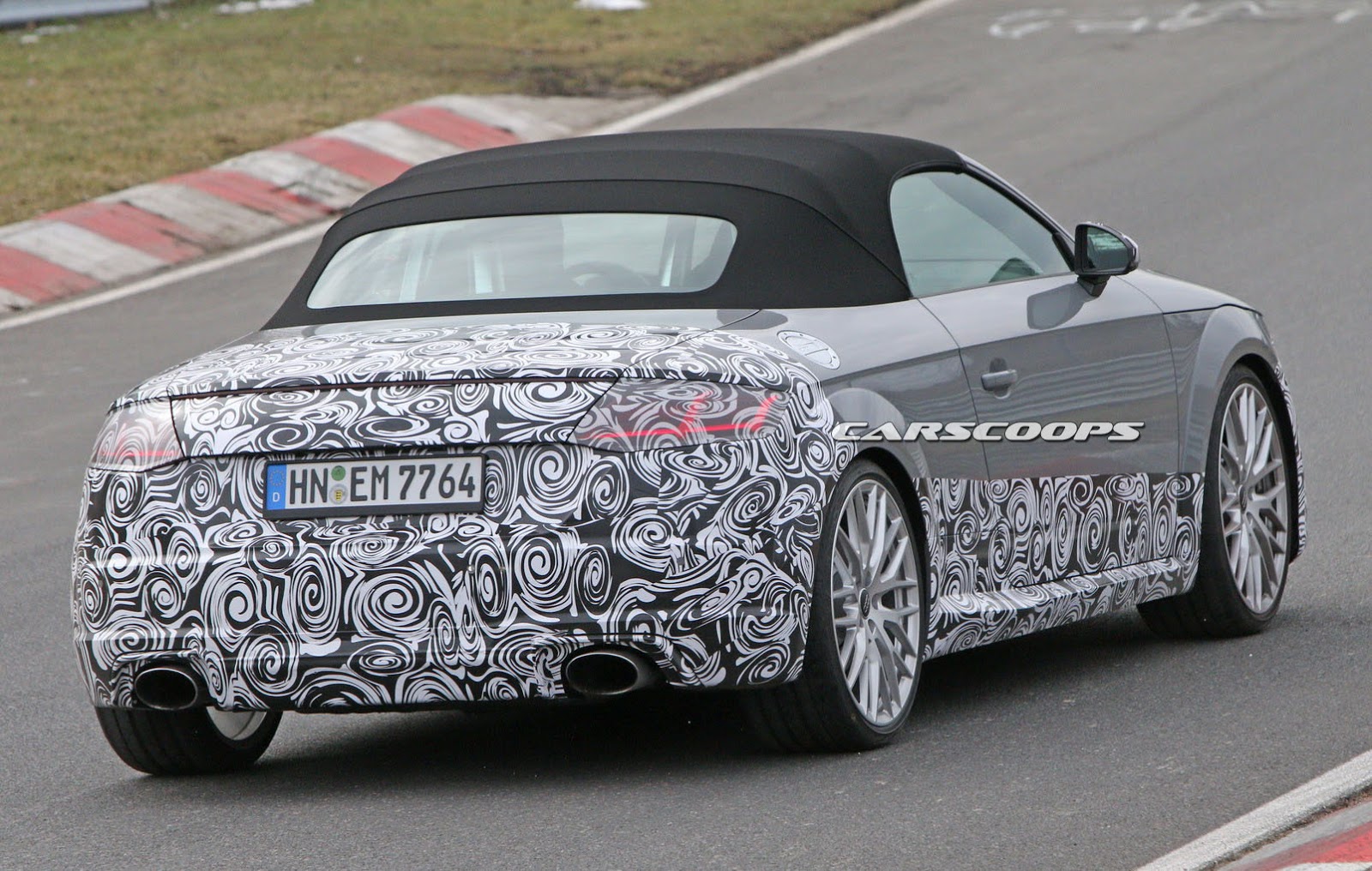 2017-Audi-TT-RS-Roadster-8.jpg