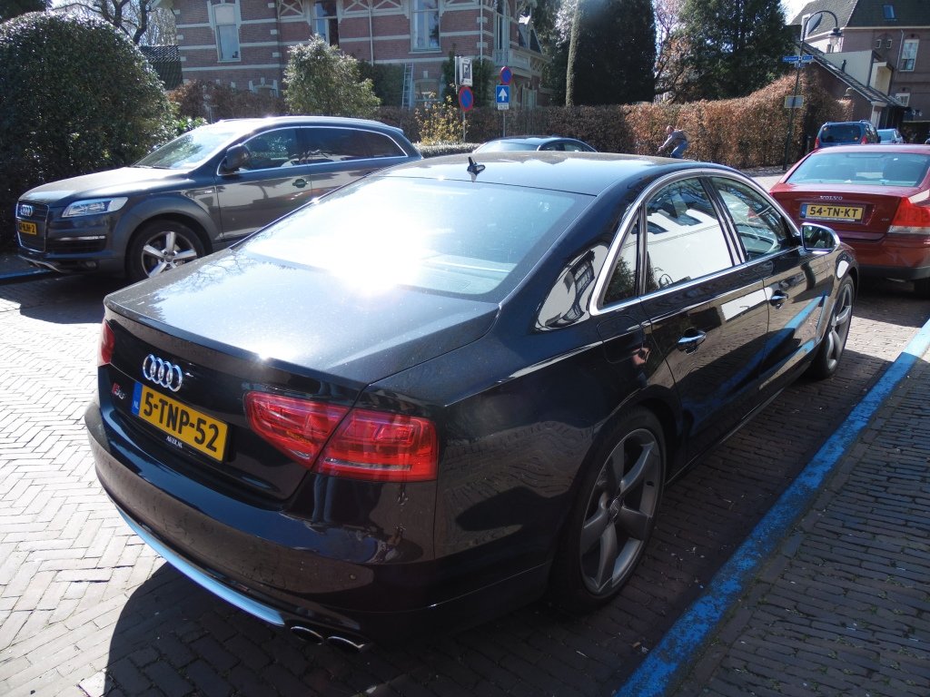 201734S8D41497.jpg