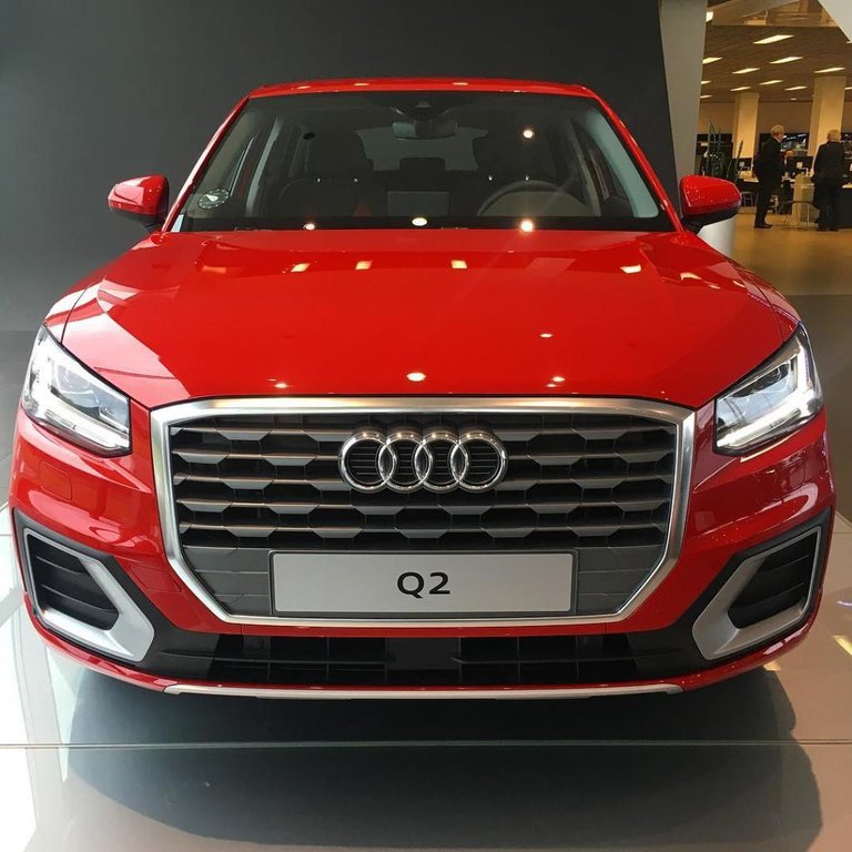 203389AUDIQ20463.jpg