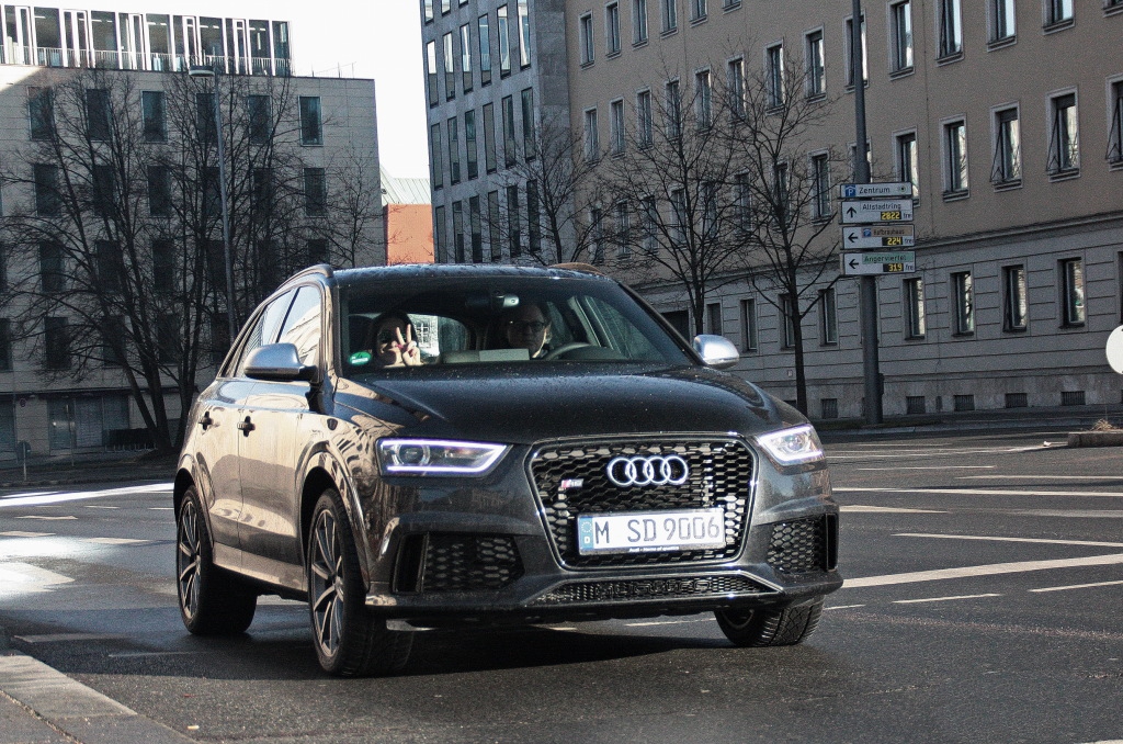203735RSQ3180.jpg