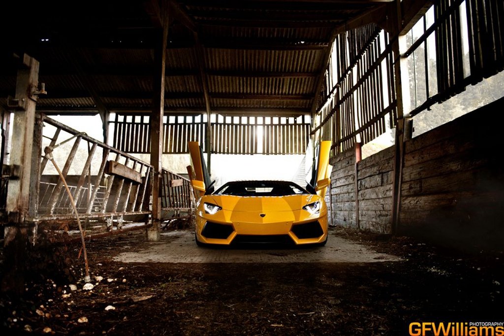 204213597LAMBORGHINIAVENTADORESQUIROU.jpg