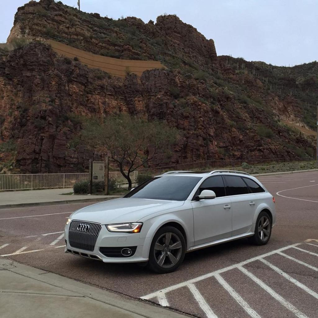 2044521559AUDIA4ALLROAD.jpg